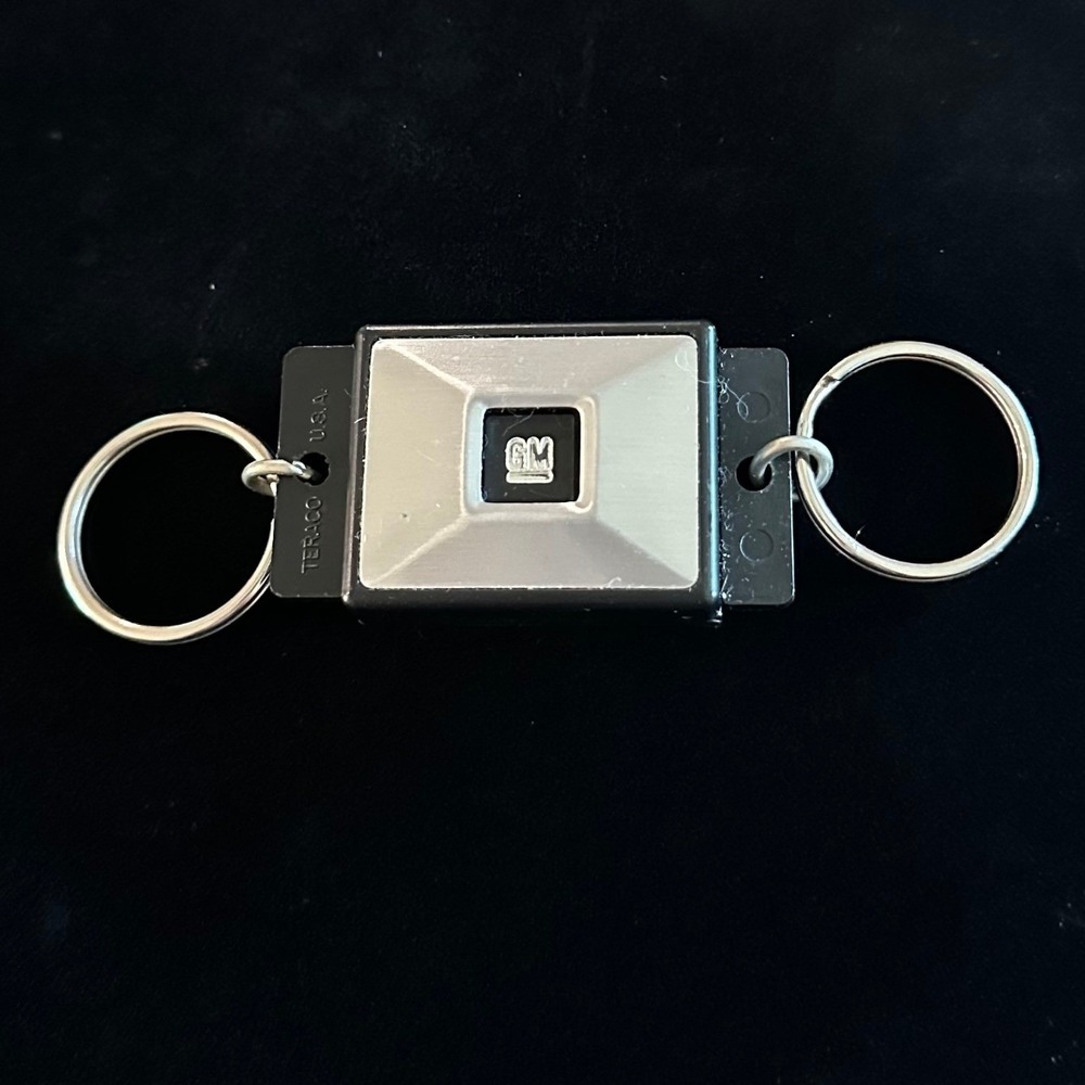 Vintage GM General Motors 25 Year Club Keychain Teraco USA Quick Release Black